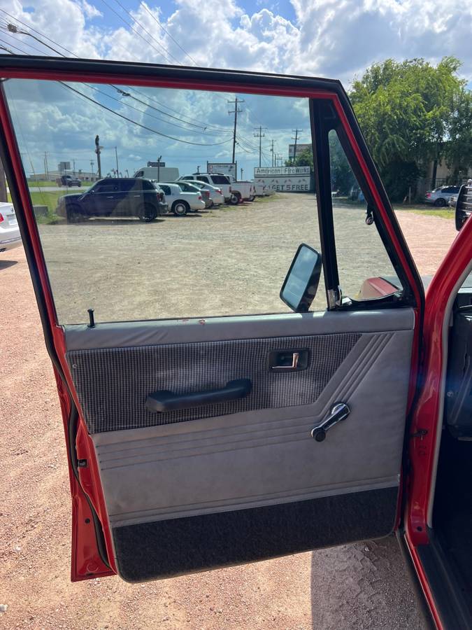 Dodge-Raider-1987-red-5