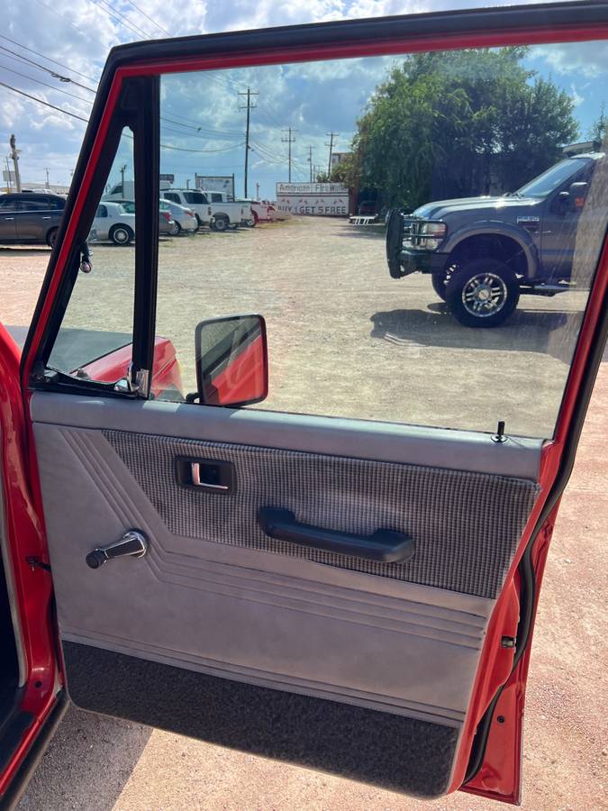 Dodge-Raider-1987-red-8