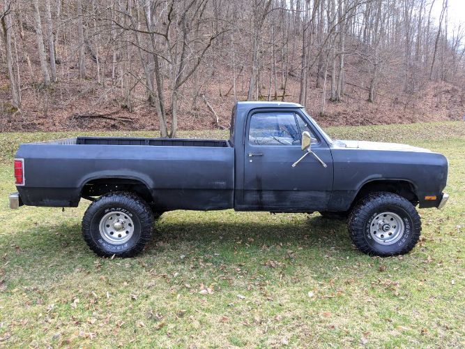 Dodge-Ram-1982-18