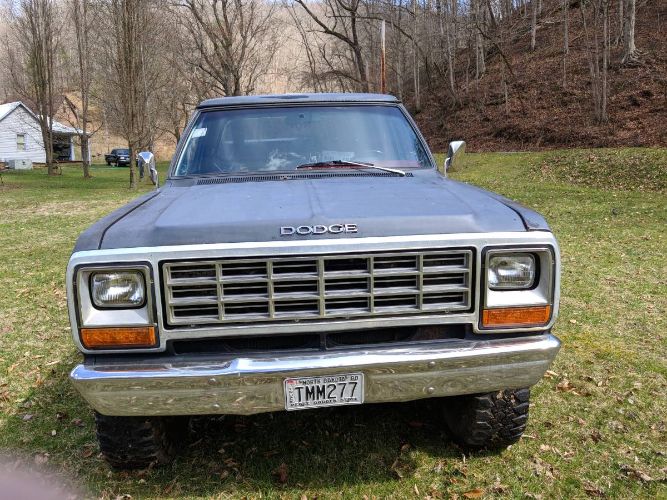 Dodge-Ram-1982-6