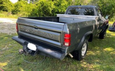 Dodge-Ram-1984-Gray-2