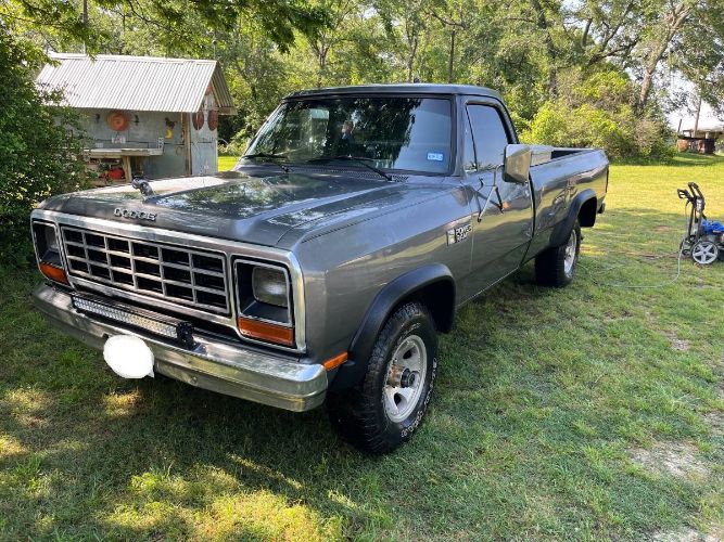 Dodge-Ram-1984-Gray