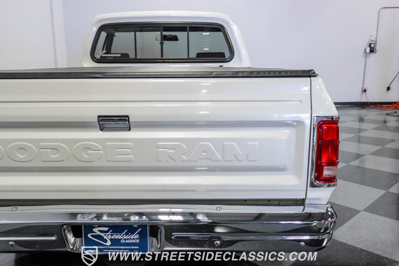 Dodge-Ram-1991-White-Red-26