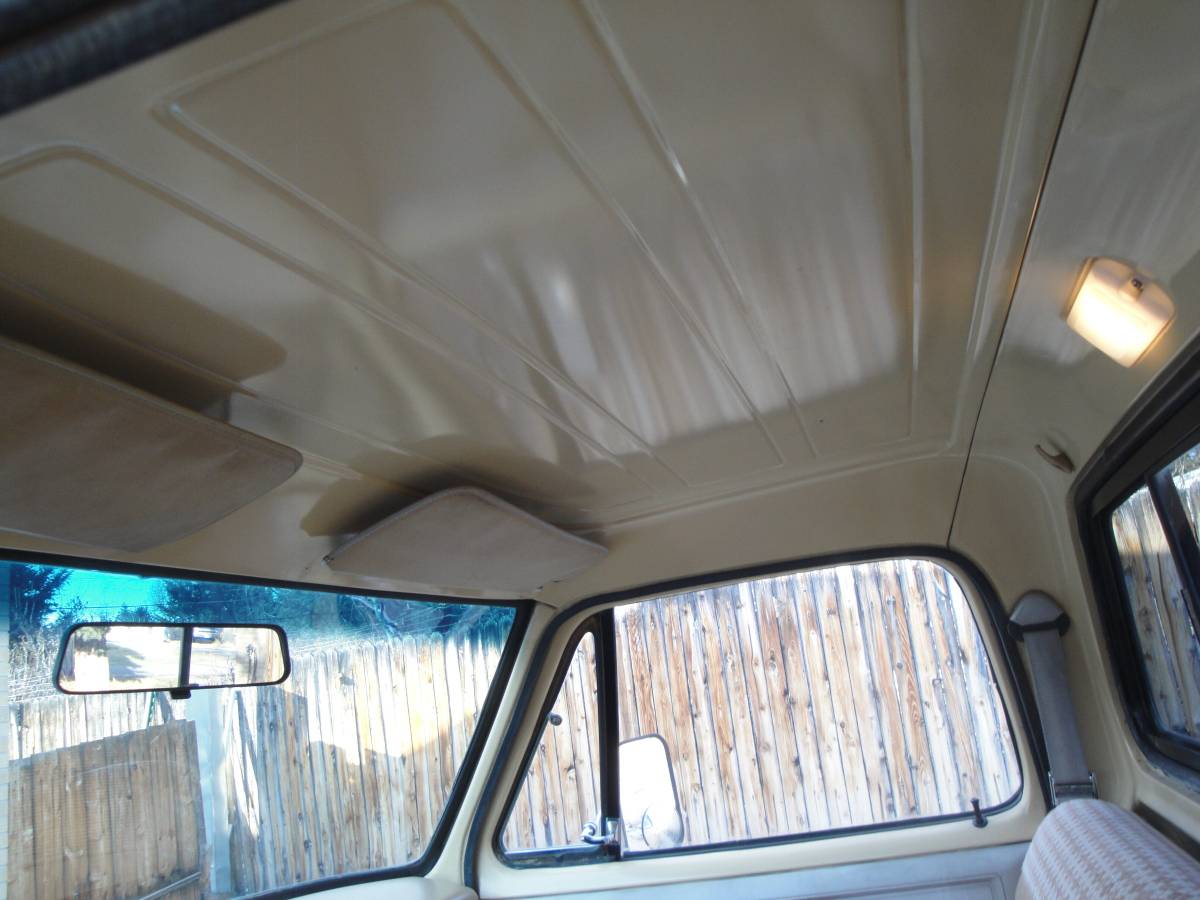 Dodge-Ram-d150-1982-11