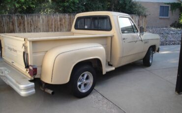 Dodge-Ram-d150-1982-2