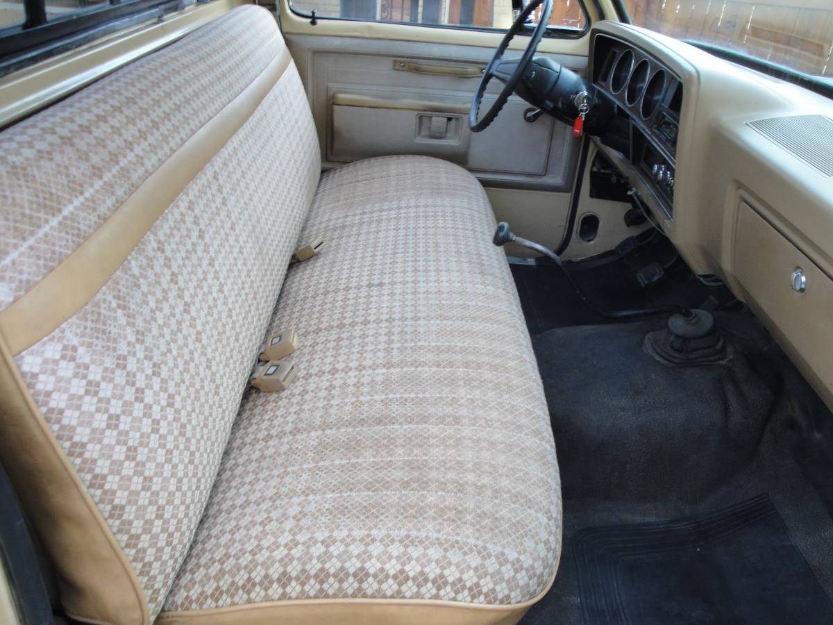 Dodge-Ram-d150-1982-6