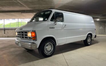 Dodge-Ram-van-2500-1991-white-15