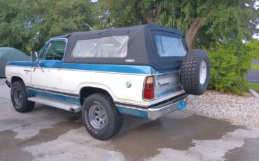 Dodge-Ramcharger-1977-SUV-1
