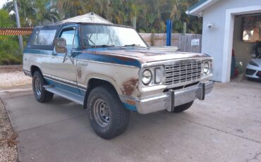 Dodge-Ramcharger-1977-SUV-3
