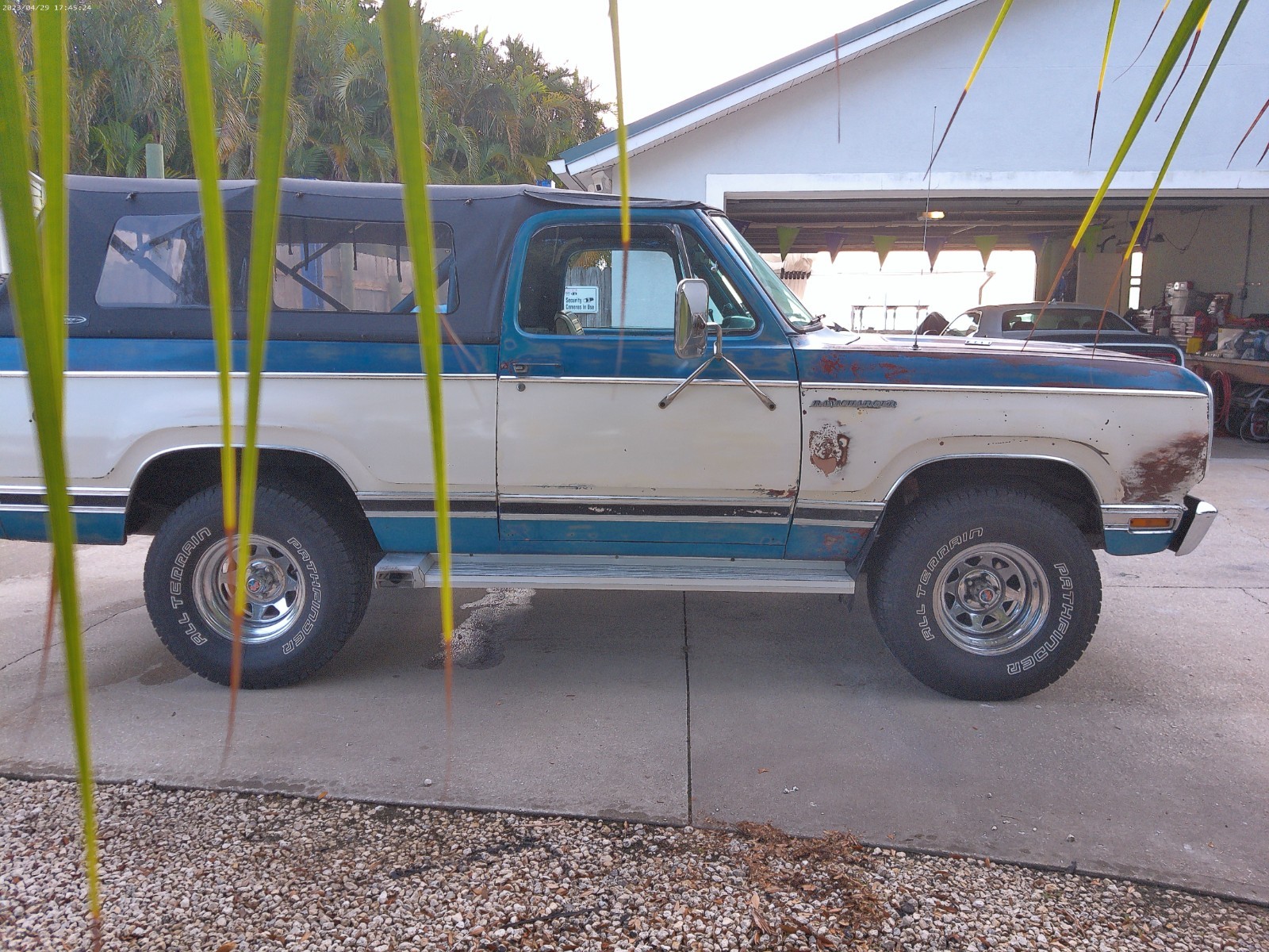 Dodge-Ramcharger-1977-SUV-4