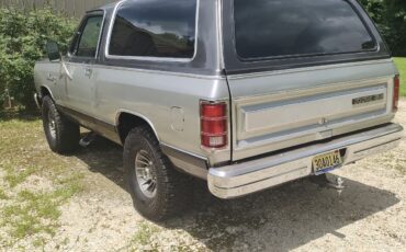 Dodge-Ramcharger-1987-14