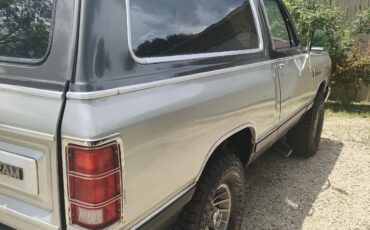 Dodge-Ramcharger-1987-15