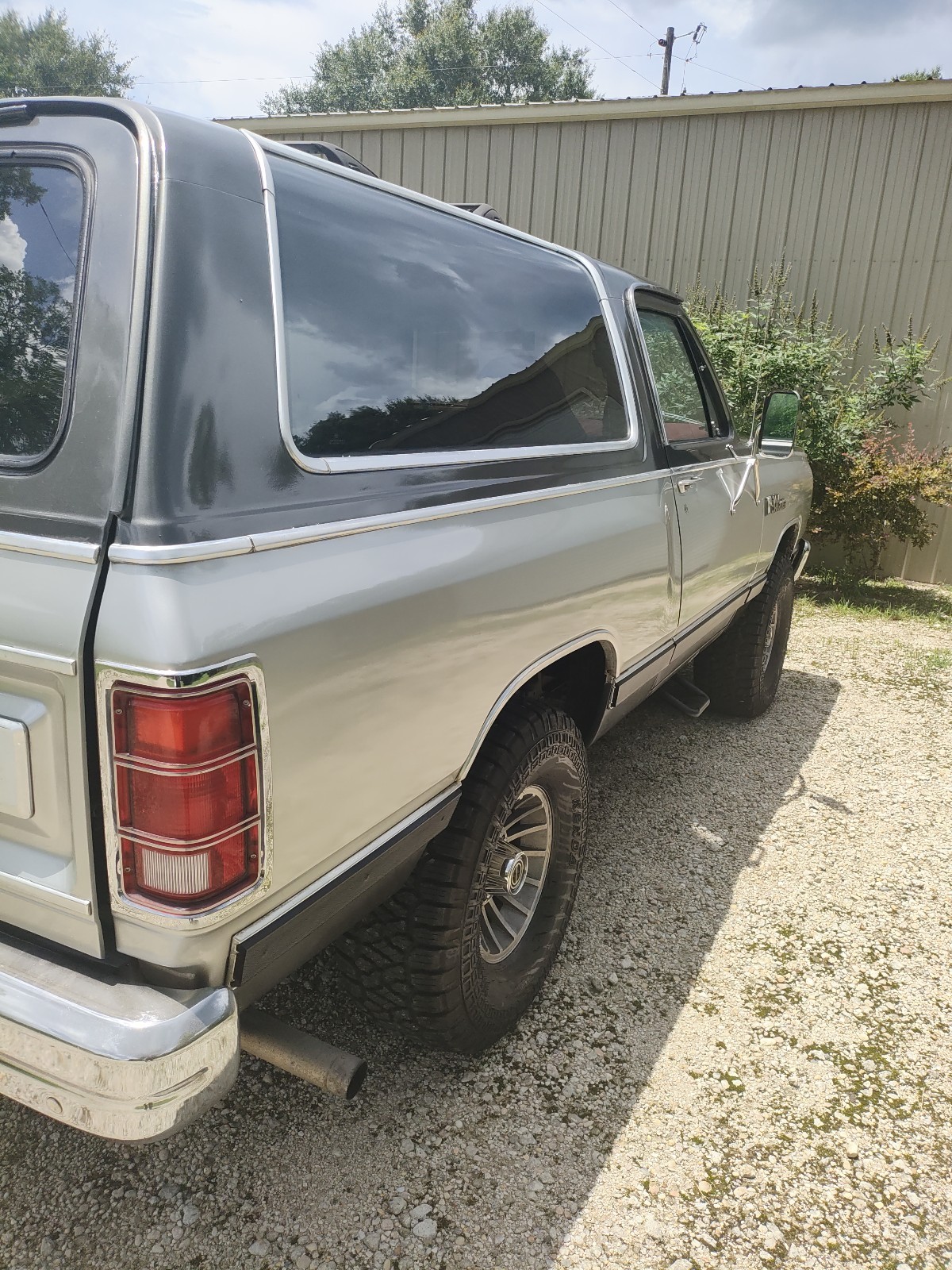 Dodge-Ramcharger-1987-16