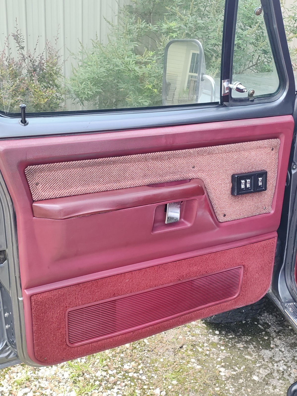 Dodge-Ramcharger-1987-22