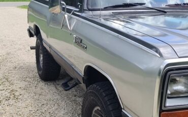 Dodge-Ramcharger-1987-3