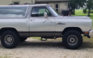 Dodge-Ramcharger-1987-4