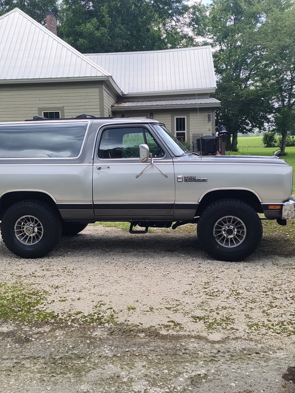 Dodge-Ramcharger-1987-4