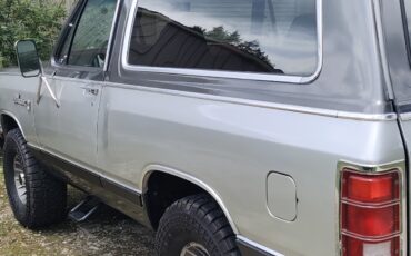Dodge-Ramcharger-1987-8