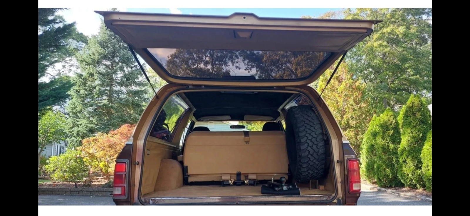Dodge-Ramcharger-1987-SUV-14