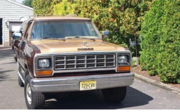 Dodge-Ramcharger-1987-SUV-2