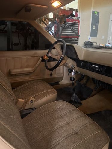 Dodge-Rampage-1982-White-Tan-11