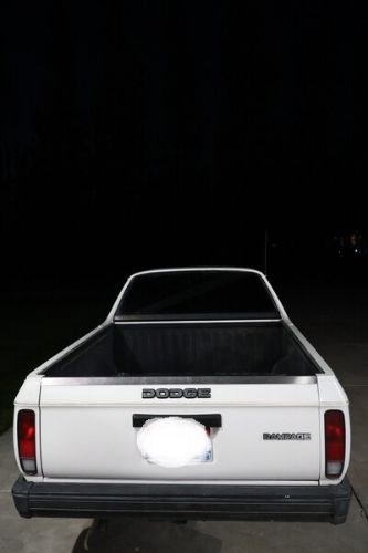 Dodge-Rampage-1982-White-Tan-6