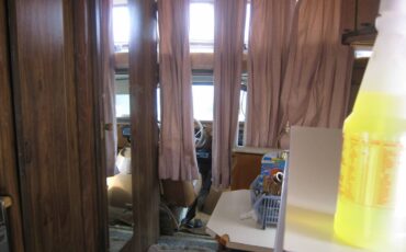Dodge-Shasta-class-c-motorhome-1977-white-3