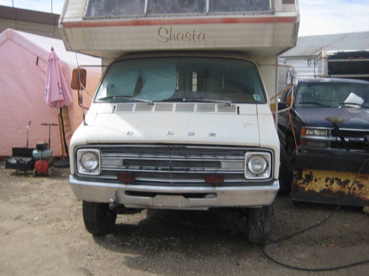 Dodge-Shasta-class-c-motorhome-1977-white