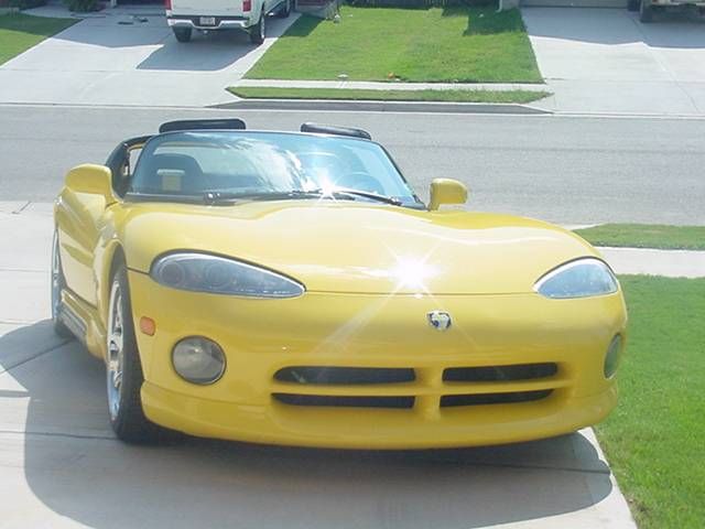 Dodge-Viper-1995-Yellow-Black-Leather-3