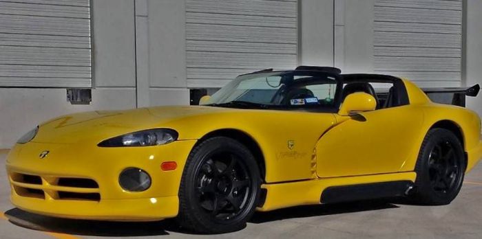 Dodge-Viper-1995-Yellow-Black-Leather-7