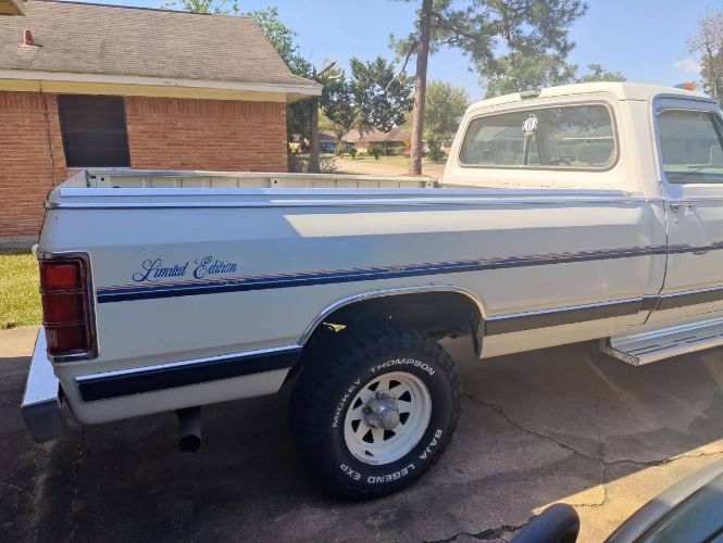 Dodge-W150-1987-White-4