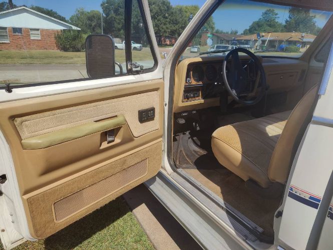 Dodge-W150-1987-White-5