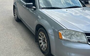 Dodge-avenger-2013-grey-3