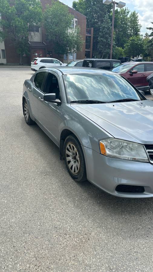 Dodge-avenger-2013-grey-3