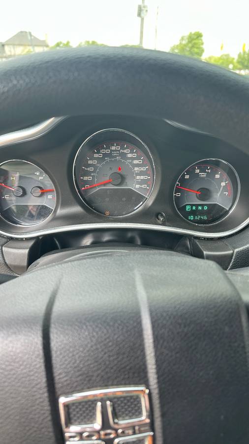Dodge-avenger-2013-grey-5