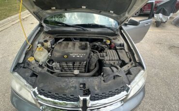 Dodge-avenger-2013-grey-7