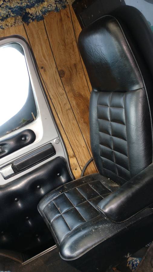 Dodge-b200-tradesman-1977-silver-14