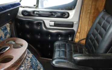 Dodge-b200-tradesman-1977-silver-22