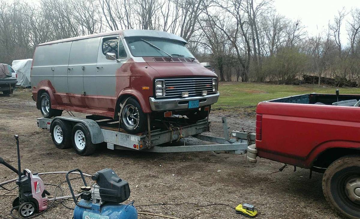Dodge-b200-tradesman-1977-silver