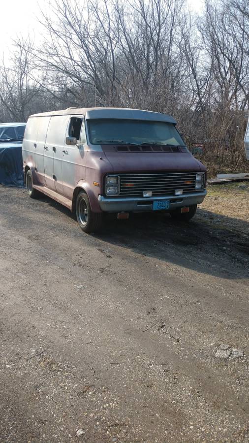 Dodge-b200-tradesman-1977-silver-5