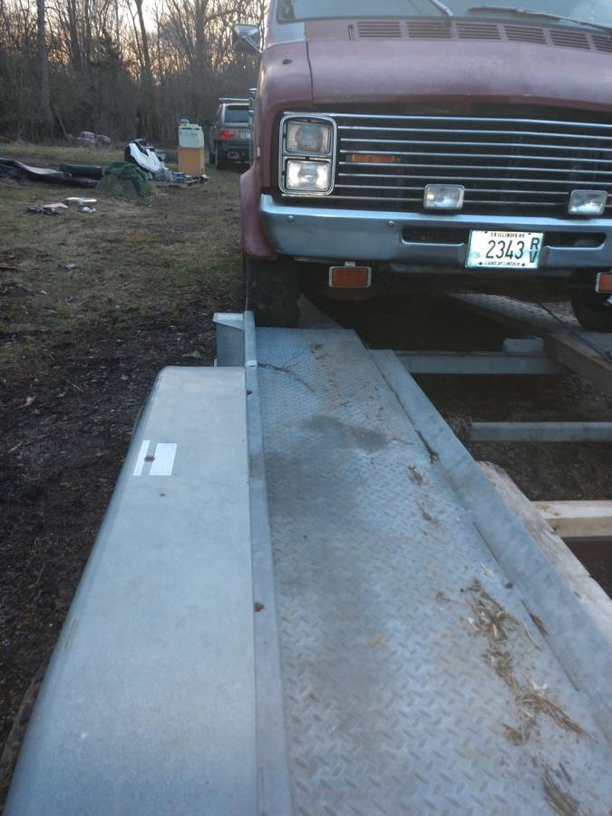 Dodge-b200-tradesman-1977-silver-7