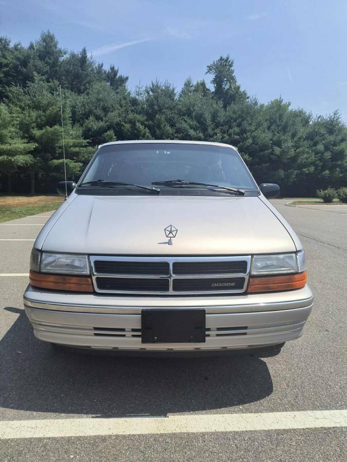 Dodge-caravan-se-1992-silver-1