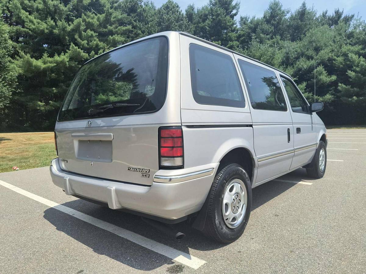 Dodge-caravan-se-1992-silver-10