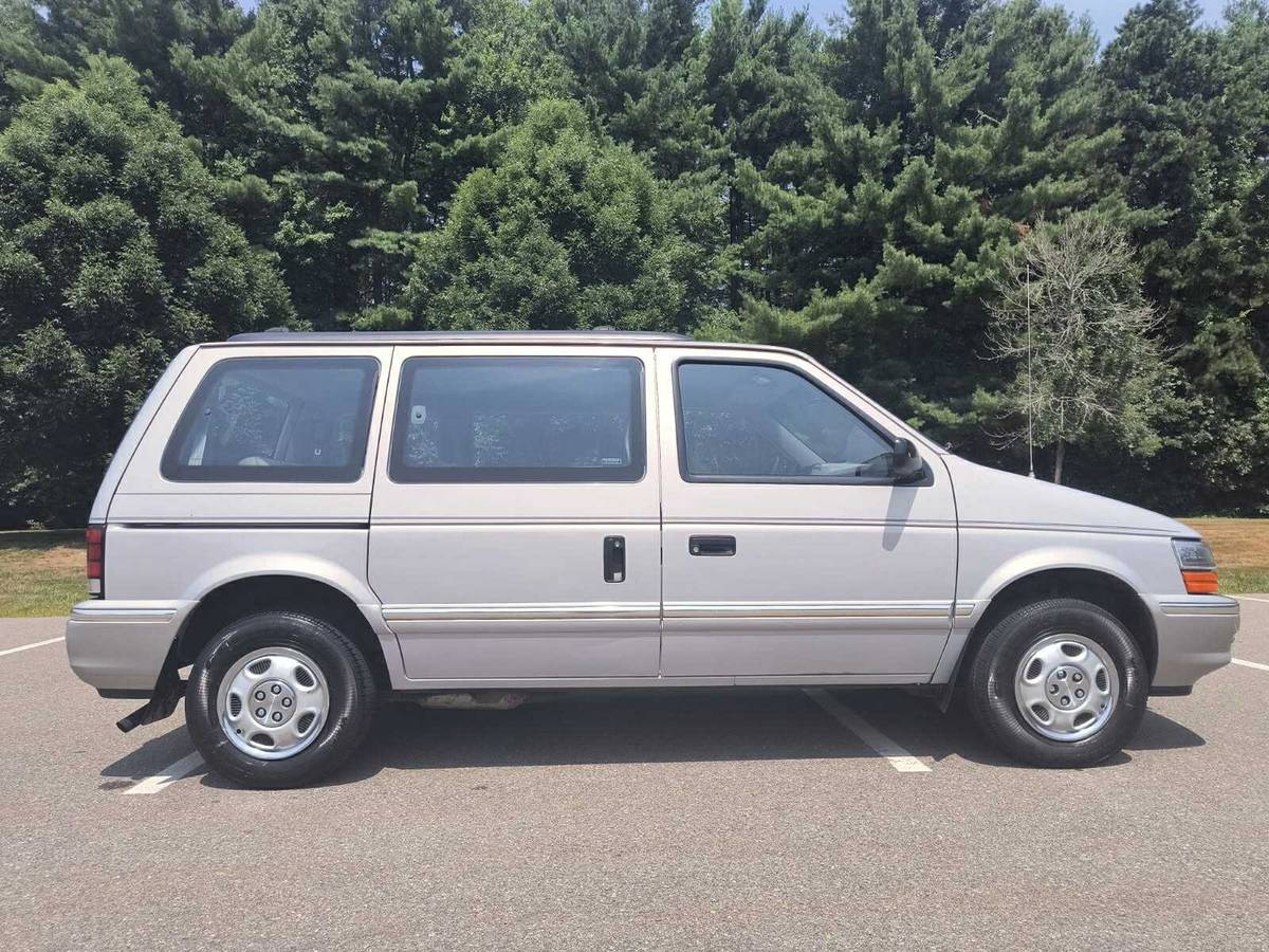 Dodge-caravan-se-1992-silver-11