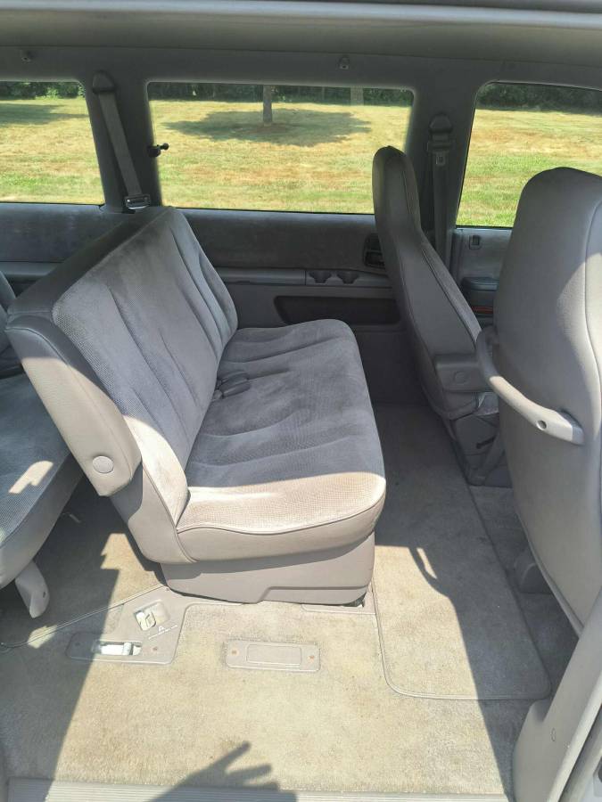 Dodge-caravan-se-1992-silver-13