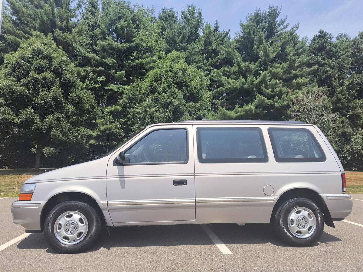 Dodge-caravan-se-1992-silver-3