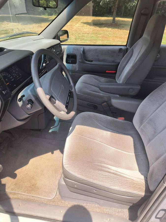 Dodge-caravan-se-1992-silver-4