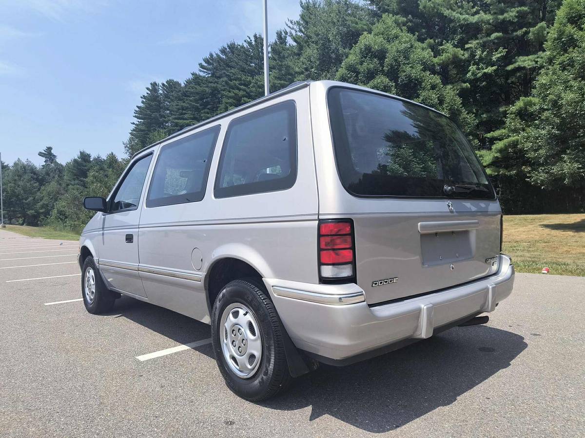 Dodge-caravan-se-1992-silver-7