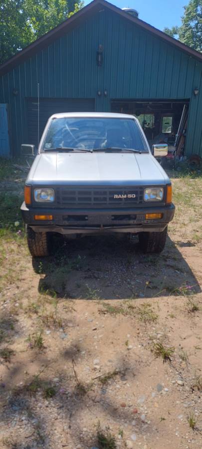 Dodge-d-50-4×4-1988-silver-3