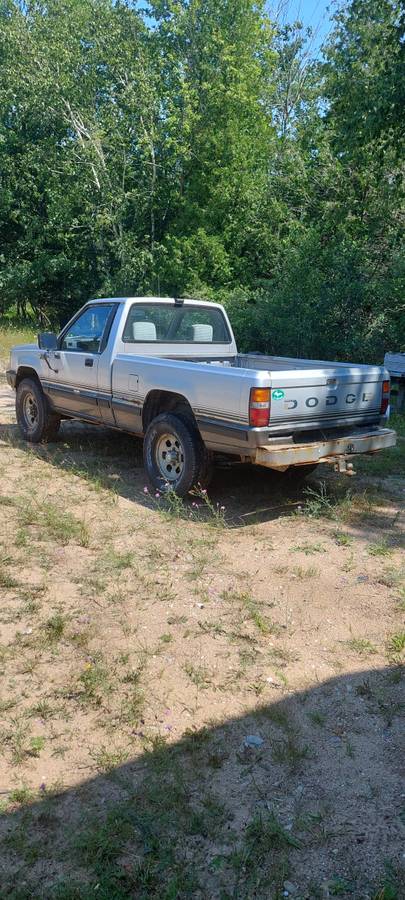 Dodge-d-50-4×4-1988-silver